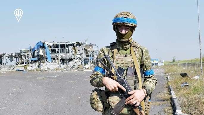 Гинуть шаленими темпами: стали відомі втрати росіян на Курщині