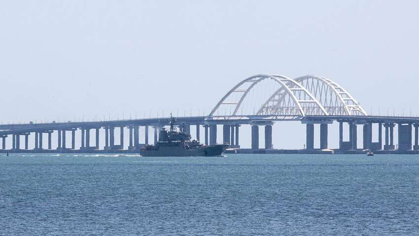 Україна неодмінно знищить Кримський міст: у ВМС засмутили росіян Україна неодмінно знищить Кримський міст: у ВМС засмутили росіян