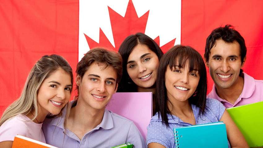 Украина и Канада упростят визовый режим для молодежи