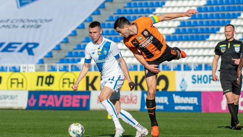 “Динамо” проти “Шахтаря”: прогнози букмекерів на матч