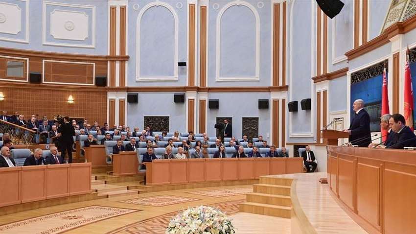 Сценарій знищення Білорусі готувався за підручником кольорових революцій Джина Шарпа – Лукашенко