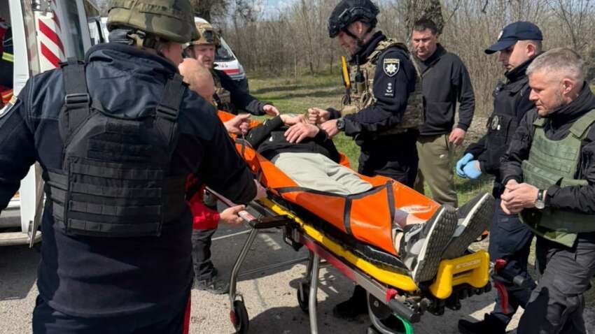 «Осколки прошивали тела навылет»: ужасные последствия баллистического обстрела Днепра 14 апреля