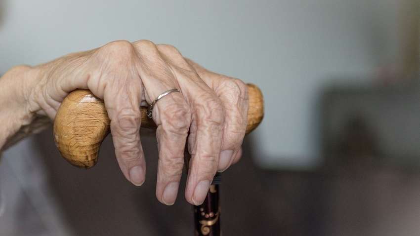 В Ровненской области внук до смерти забил бабушку на глазах у сестры (Фото) В Ровненской области внук до смерти забил бабушку на глазах у сестры (Фото)