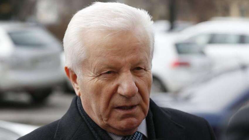 Бывший спикер украинского парламента рассказал, кто начал раздавать зарплаты "в конвертах" депутатам