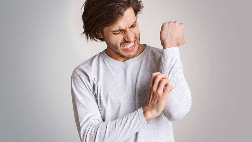 Почему чесаться приятно, но дерматологи категорически не рекомендуют это делать