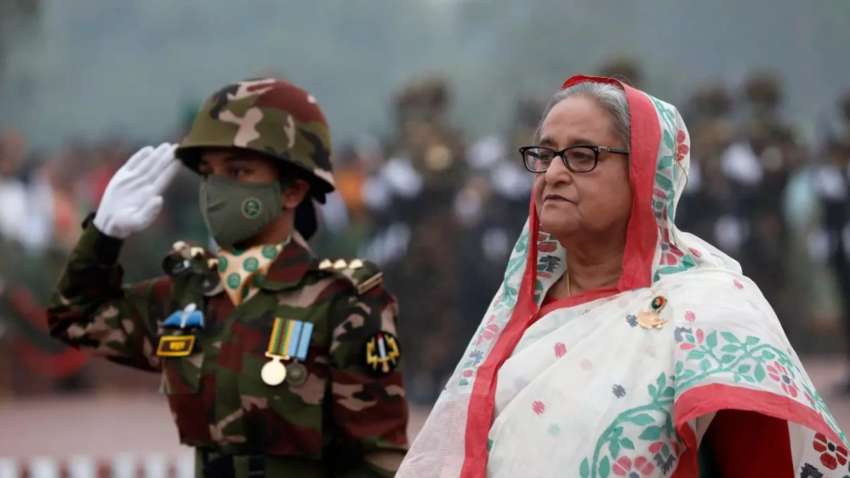 Прем'єр-міністерка Бангладеш тікає з країни: натовп мітингувальників штурмує її резиденцію Прем'єр-міністерка Бангладеш тікає з країни: натовп мітингувальників штурмує її резиденцію