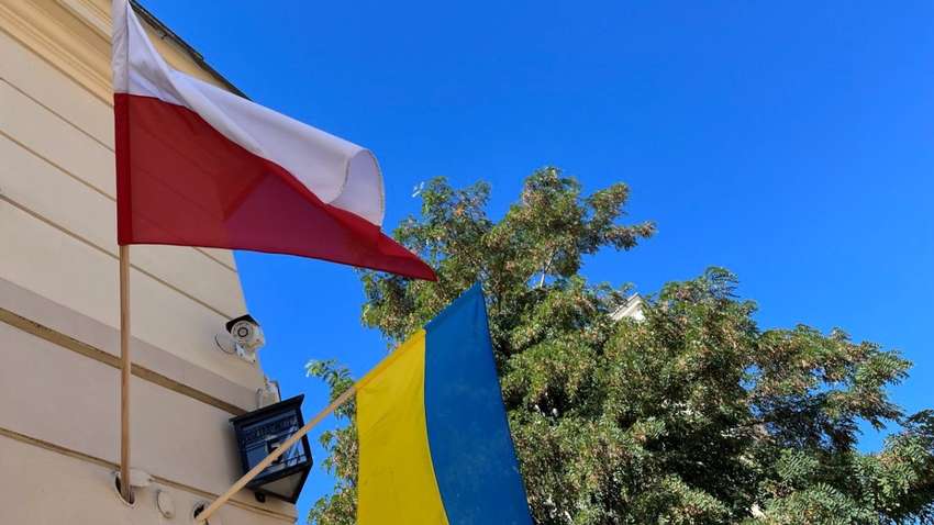 Як у Польщі ставляться до українців та росіян: що змінилося у сусідній країні Як у Польщі ставляться до українців та росіян: що змінилося у сусідній країні