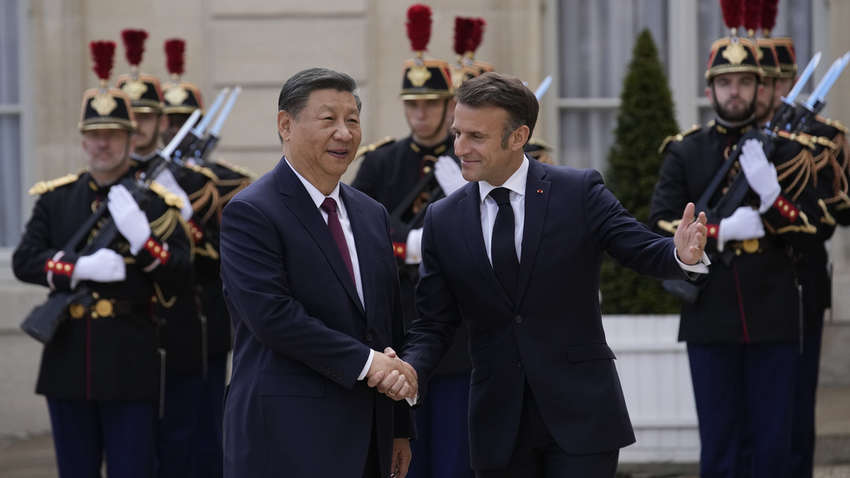 Почему Китаю важно наладить отношения с Западом: о чём говорят заявления Си о войне в Украине