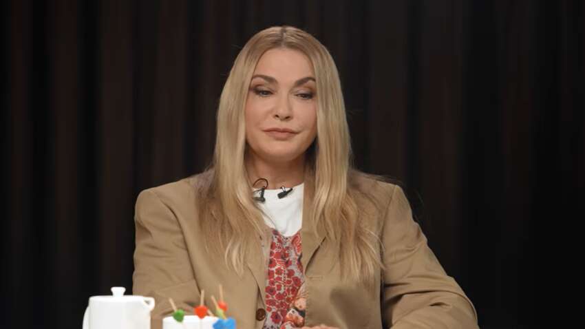 "Какая я идиотка": Ольга Сумская неожиданно призналась, как впервые изменила мужу