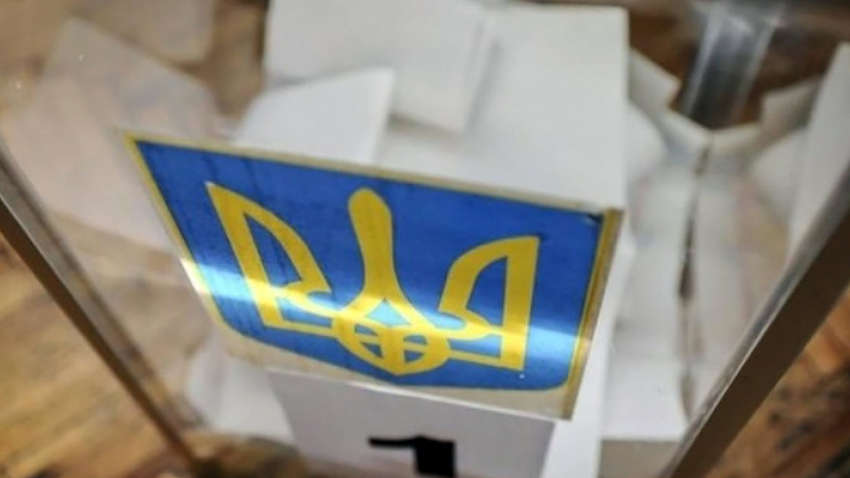 Кандидат в депутати Олександр Шевченко повідомив про пошкодження пломб на приміщенні з бюлетенями