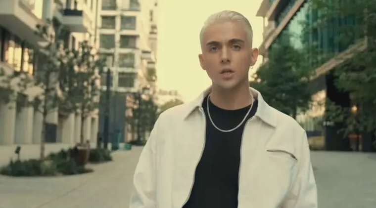 Популярний український співак розповів про зраду з шістьма партнерами водночас 