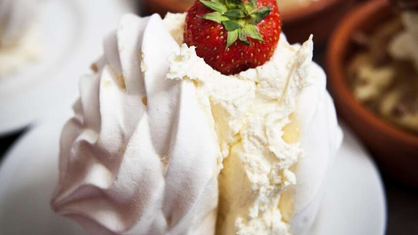 Горіхове безе краще за магазинне: простий рецепт приготування десерту