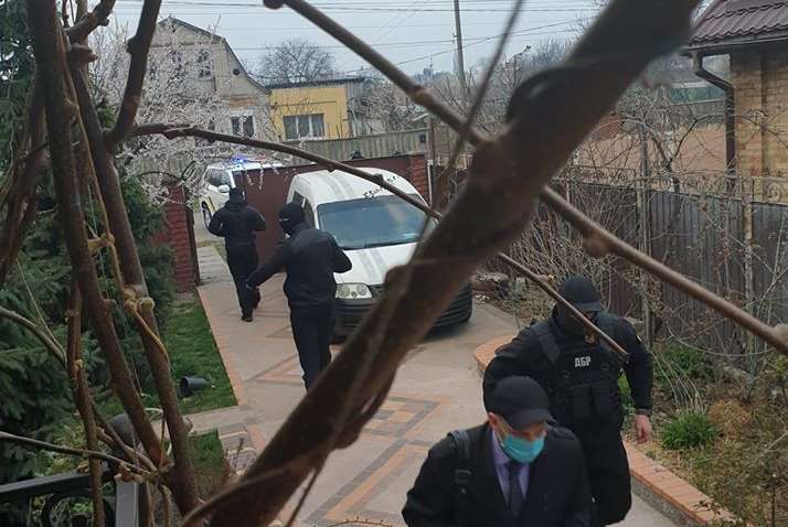 ДБР проводить обшук в будинку екс-нардепа Чорновол