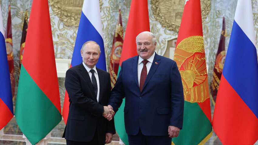 Лукашенко не відвертиться: яку ставку Путін робить на Білорусь