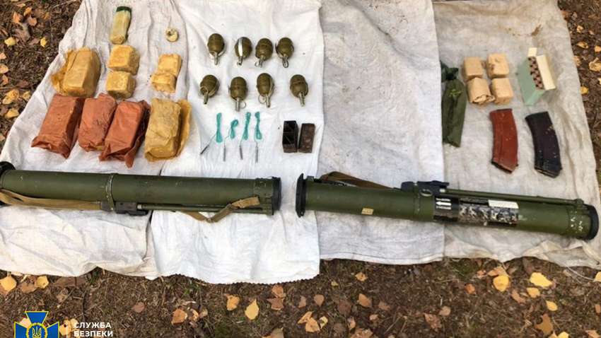 На границе с Беларусью СБУ обнаружила хранилище оружия