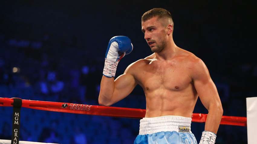 Украинский боксер Гвоздик ставит на россиянина в бою против Альвареса