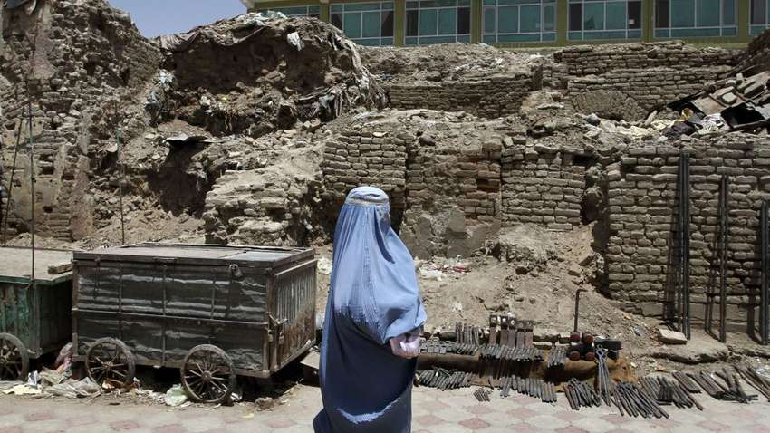 Женщина не имела денег накормить талибов: ее автоматами забили до смерти 