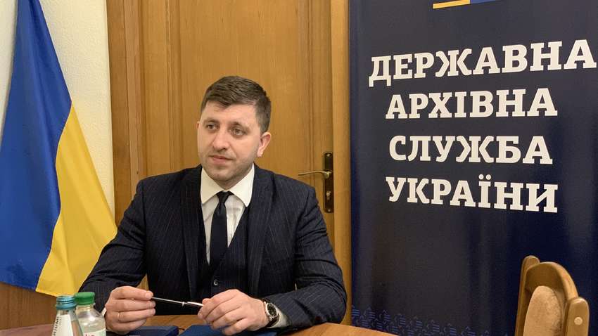 Глава Державної архівної служби отримав лист із Росії: «як не матюкатися?»