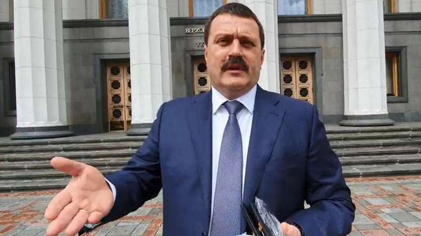 Экснардеп-изменник Андрей Деркач внезапно стал «героем России»: что известно Экснардеп-изменник Андрей Деркач внезапно стал «героем России»: что известно