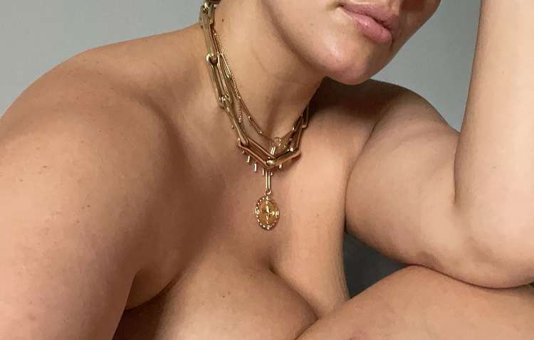 Американська модель plus size оголилася і закликала любити своє тіло