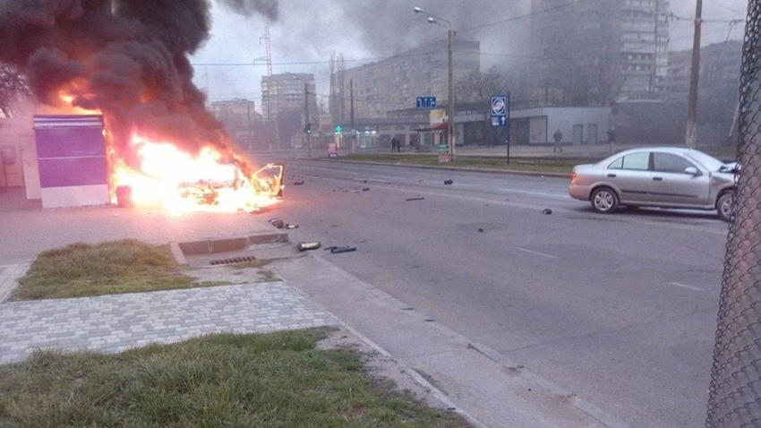 Фотофакт: в Одессе в результате ДТП произошел масштабный пожар