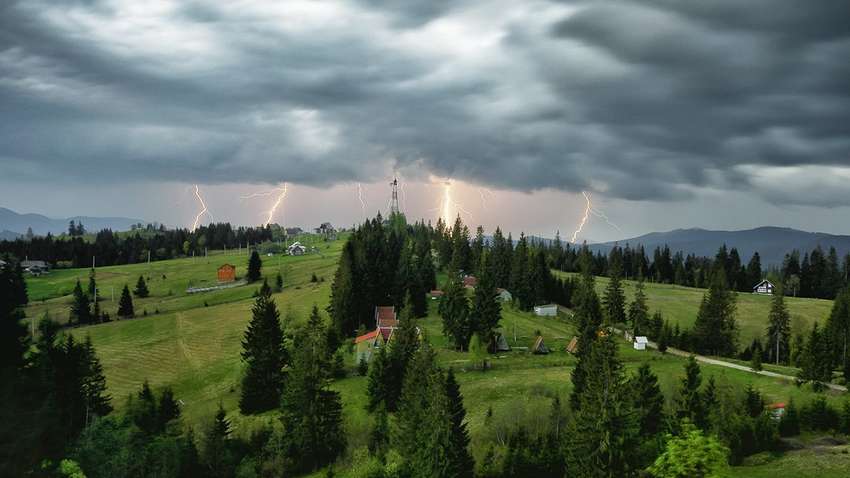 Предупреждение синоптиков: где в Украине сегодня ждать грозу