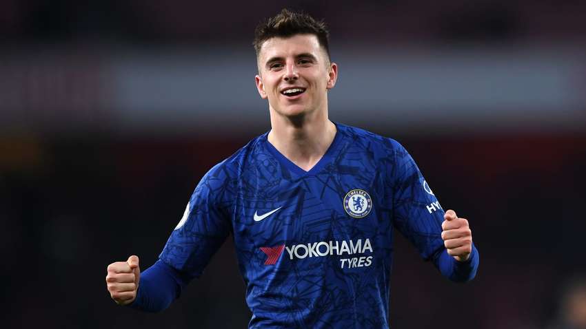 Кто из игроков сборной Англии растрогал публику, сделав подарок юной фанатке (ВИДЕО) Кто из игроков сборной Англии растрогал публику, сделав подарок юной фанатке (ВИДЕО)