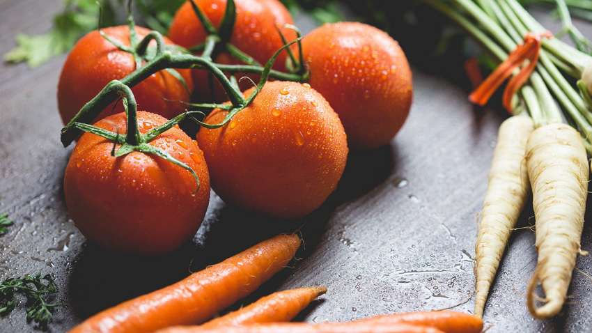 Почему курильщикам стоит отказаться от моркови и томатов