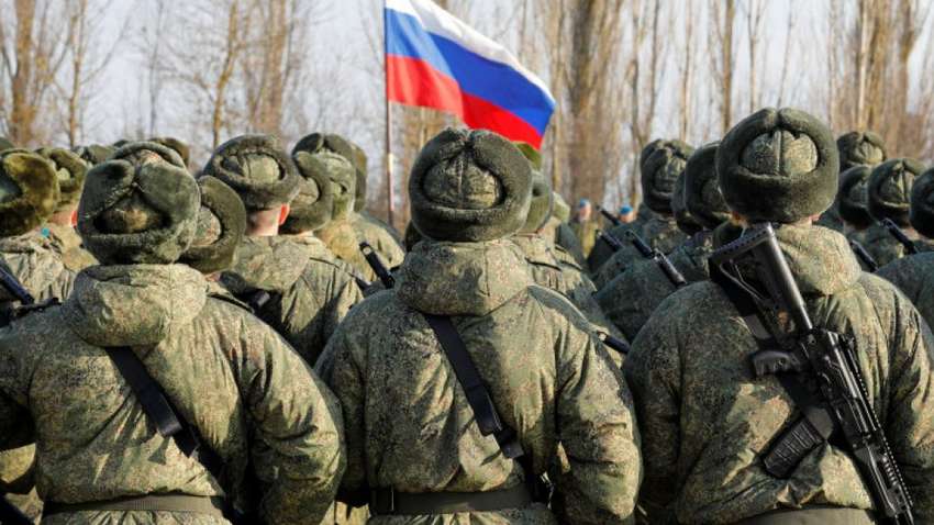 "Не вмирай, я тебе прошу": біля Києва окупанти ростріляли батька на очах у сина (ВІДЕО 18+)