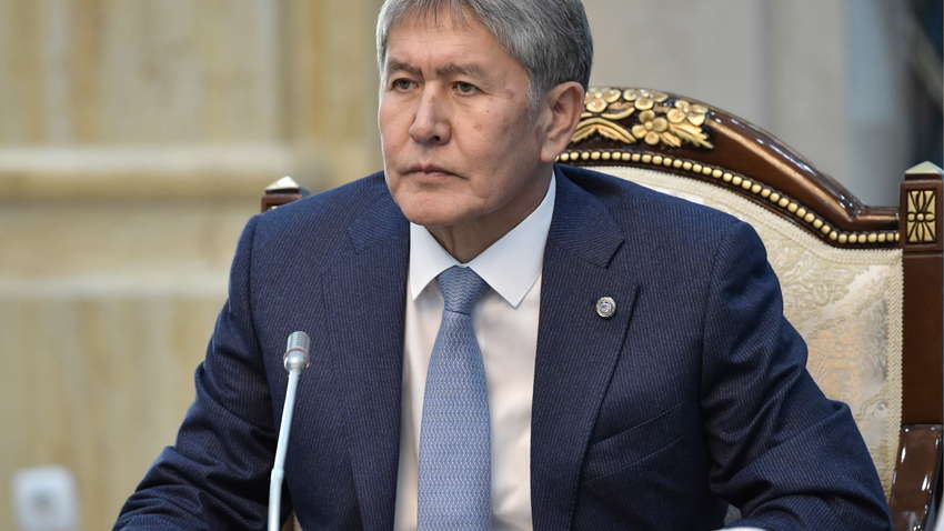 Суд оставил под арестом экс-президента Киргизии  