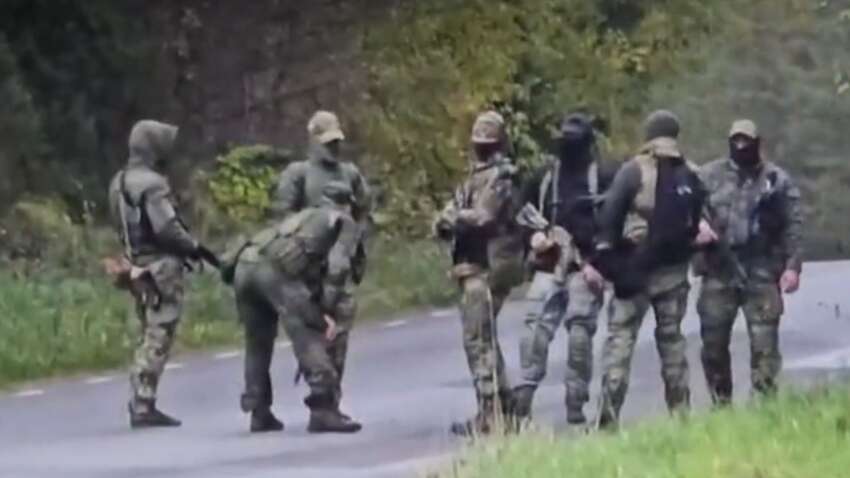 "Зеленых человечков" заметили на границе одной из стран НАТО "Зеленых человечков" заметили на границе одной из стран НАТО