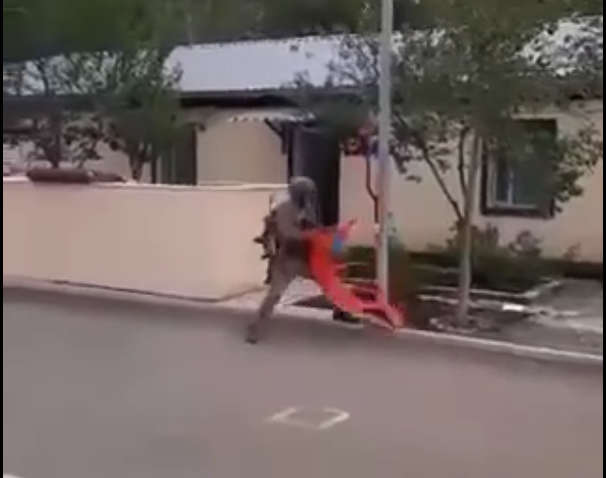 В Закавказье срывают армянские флаги: что происходит В Закавказье срывают армянские флаги: что происходит