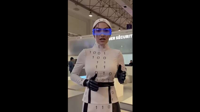 «Гуманоиды» в Иране оказались актерами: выставочный перформанс вызвал международный скандал (ВИДЕО)