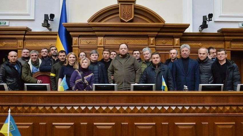 Депутати тепер можуть виїхати за кордон лише з інструкціями від МЗС: що сталося Депутати тепер можуть виїхати за кордон лише з інструкціями від МЗС: що сталося