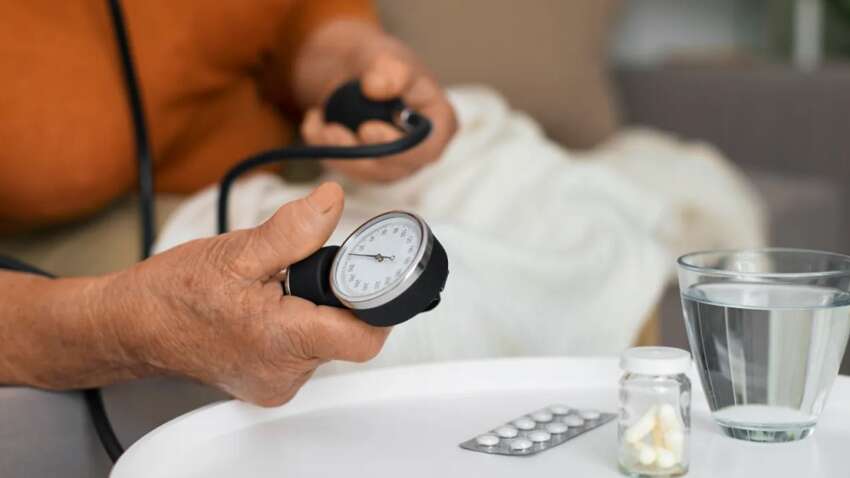Стало відомо, як звичайна вода впливає на артеріальний тиск: лікарі здивували відповіддю 