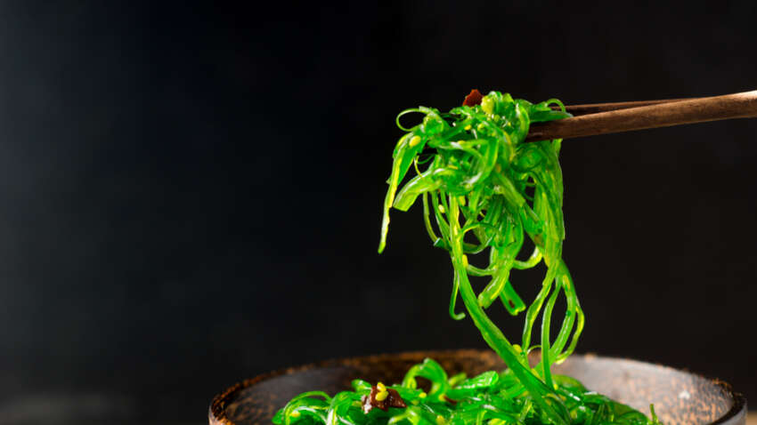 Едят каждый день и доживают до 100 лет: японский салат, который называют «едой долгожителей» Едят каждый день и доживают до 100 лет: японский салат, который называют «едой долгожителей»