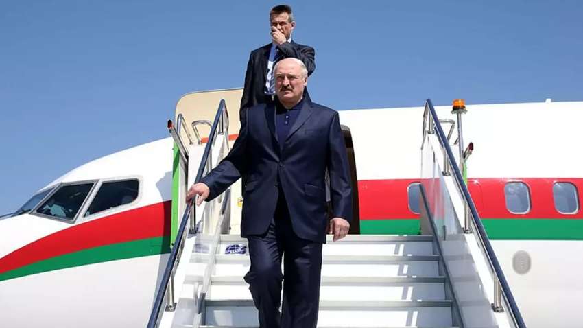 Ключи - в сторону: немецкие авиатехники отказались обслуживать самолет Лукашенко Ключи - в сторону: немецкие авиатехники отказались обслуживать самолет Лукашенко