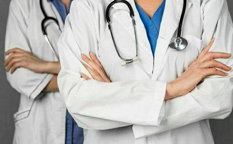 Украинские беженцы могут получить 1500 долларов: кто и как может претендовать