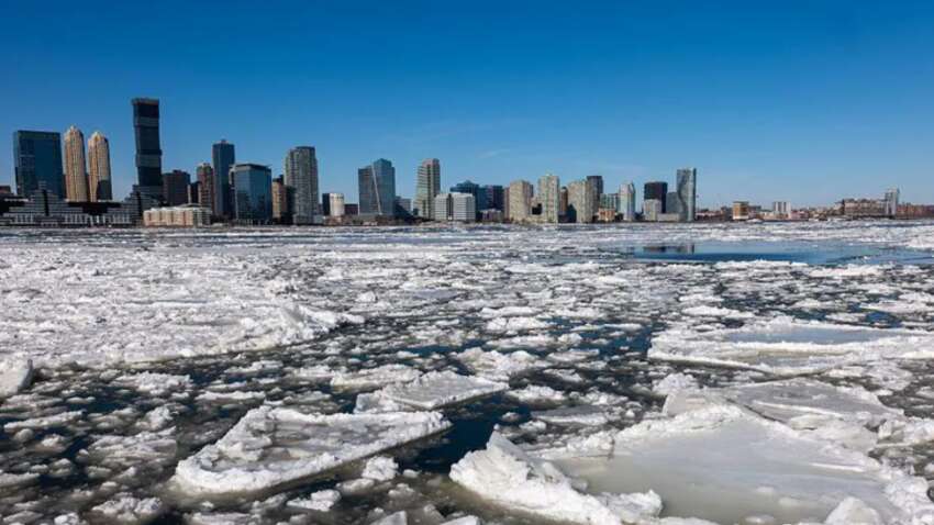 Аномальный холод в Нью-Йорке унес 18 жизней: город в трауре и чрезвычайном положении