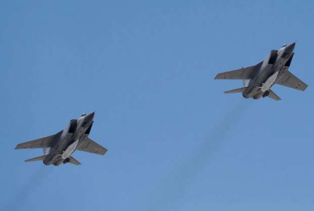 Россия отправляет истребители и бомбардировщики для новых военно-морских учений