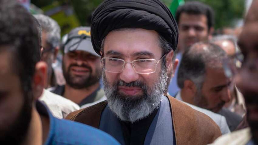 Інтрига навколо наступника: чи став син Хаменеї новим лідером Ірану Інтрига навколо наступника: чи став син Хаменеї новим лідером Ірану