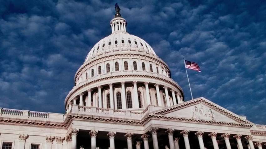 Попри прохання Байдена, Конгрес США зробив "різдвяний подарунок" Путіну