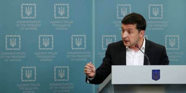 Зеленский заверил, что выборов под дулами пулеметов на Донбассе не будет