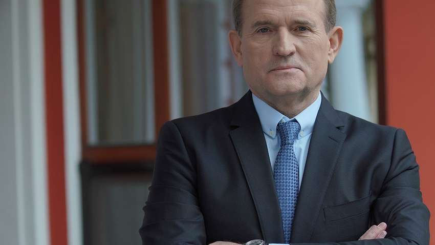 ЗМІ уважно стежать за всім, що говорить і робить лідер опозиції Віктор Медведчук, - експерти