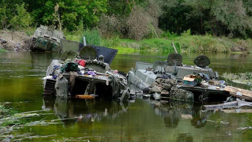 Россия готовится к опрокидыванию техники на правый берег Оскола, ВСУ заявляют о высокой опасности Россия готовится к опрокидыванию техники на правый берег Оскола, ВСУ заявляют о высокой опасности