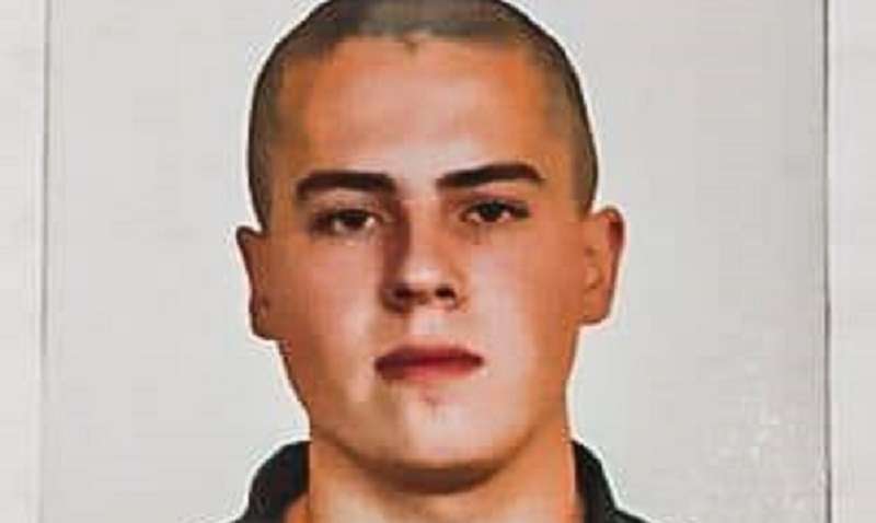 Военный из автомата расстрелял десять человек: в Украине объявили спецоперацию по его розыску