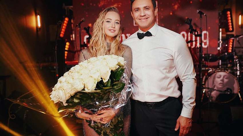 Нардеп від «Слуги народу» влаштував вечірку під час карантину: реакція поліції (ФОТО, ВІДЕО) Нардеп від «Слуги народу» влаштував вечірку під час карантину: реакція поліції (ФОТО, ВІДЕО)