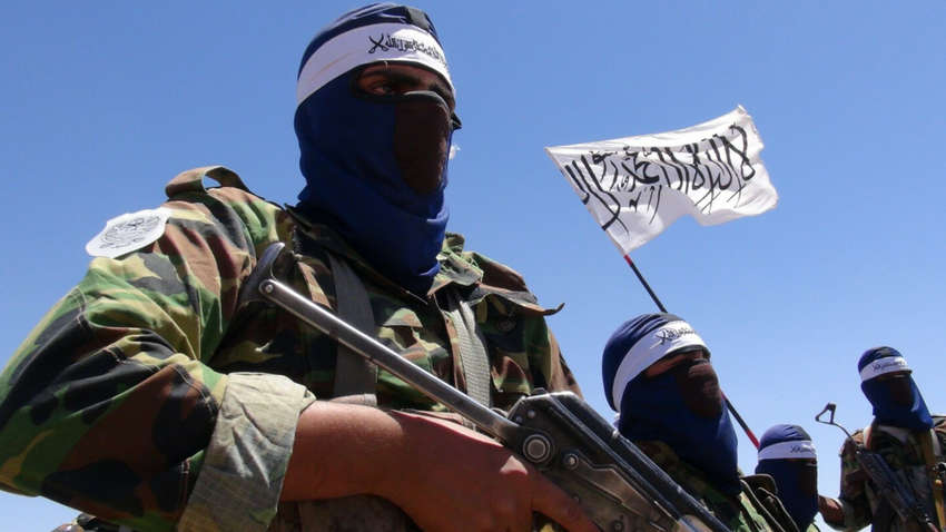 СМИ показали видео расстрела талибами 22-х военных (ВИДЕО 18+)