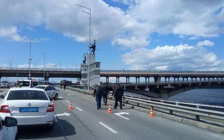 Минера моста Метро арестовали, несмотря на его аргументы