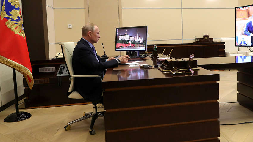 "Путин ушел на карантин", -  Кремлевский пул